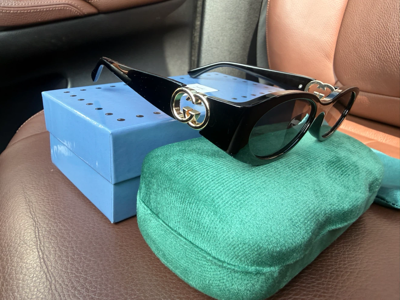 Gucci Black Oval Sunglasses - photo 5