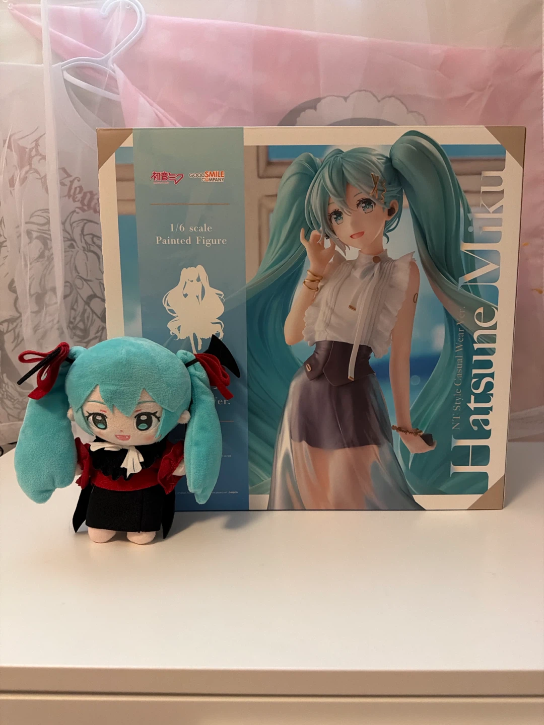 Hatsune Miku Figure + Plush