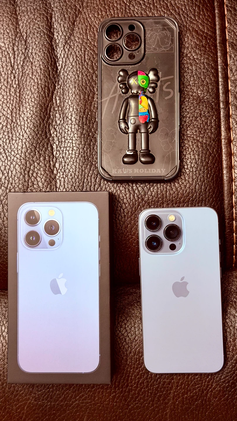Apple iPhone 13 Pro - Sierra Blue. 256 GB