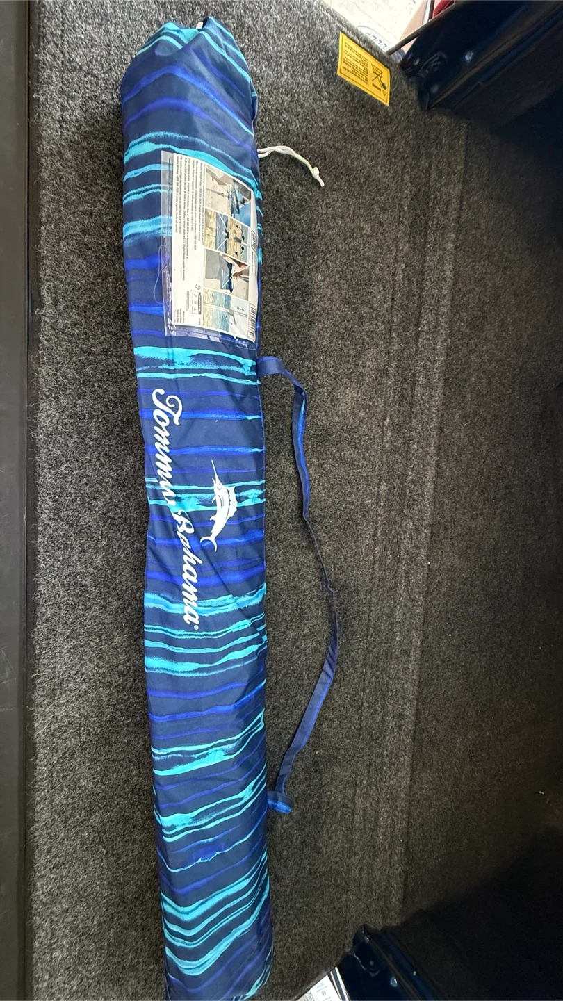 Tommy Bahamas 7.5’ Anchor Umbrella for outdoor sporting events. - photo 2