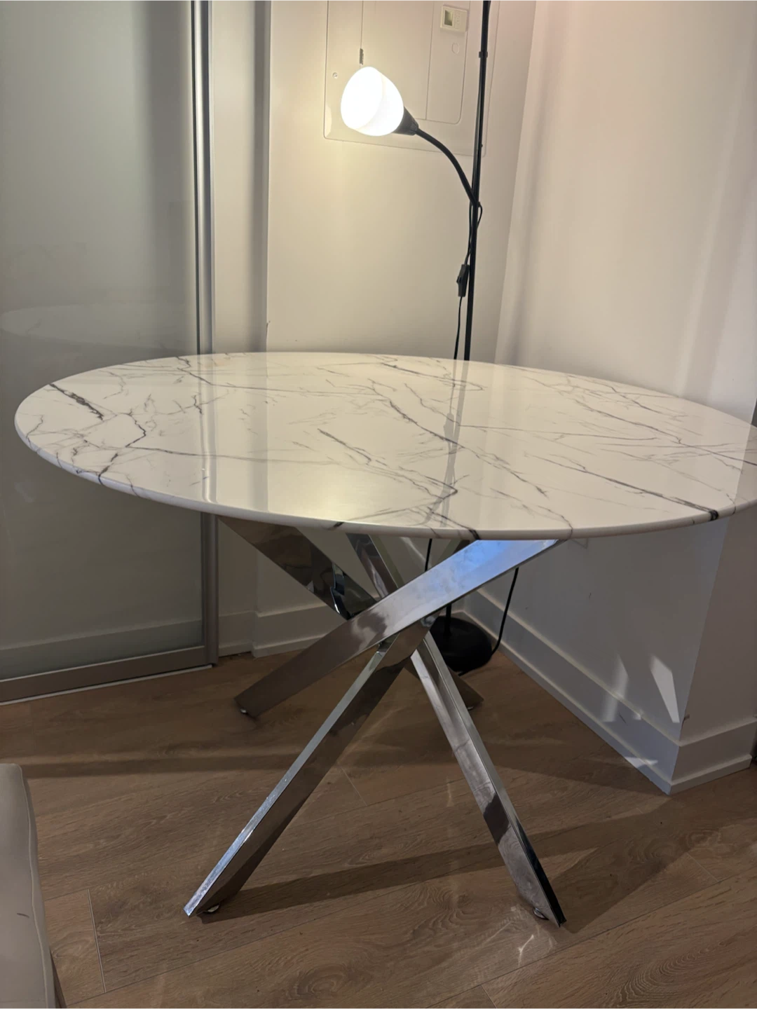 Round Marble Look Dining Table - photo 4