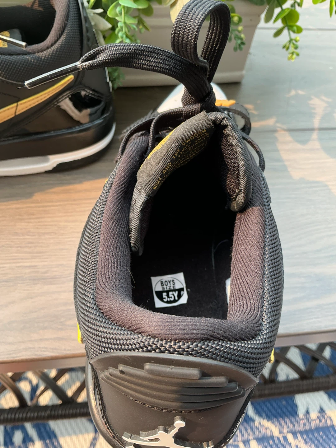 Jordan legacy 312 low black metallic gold 5.5Y - photo 2