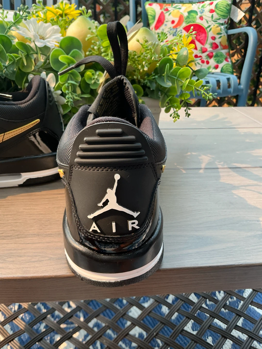 Jordan legacy 312 low black metallic gold 5.5Y - photo 3