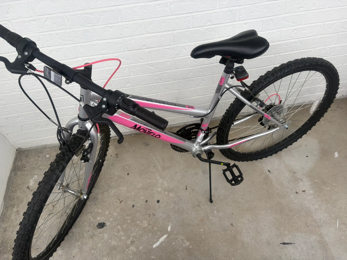 Movelo Silver and Pink Bike - photo 2