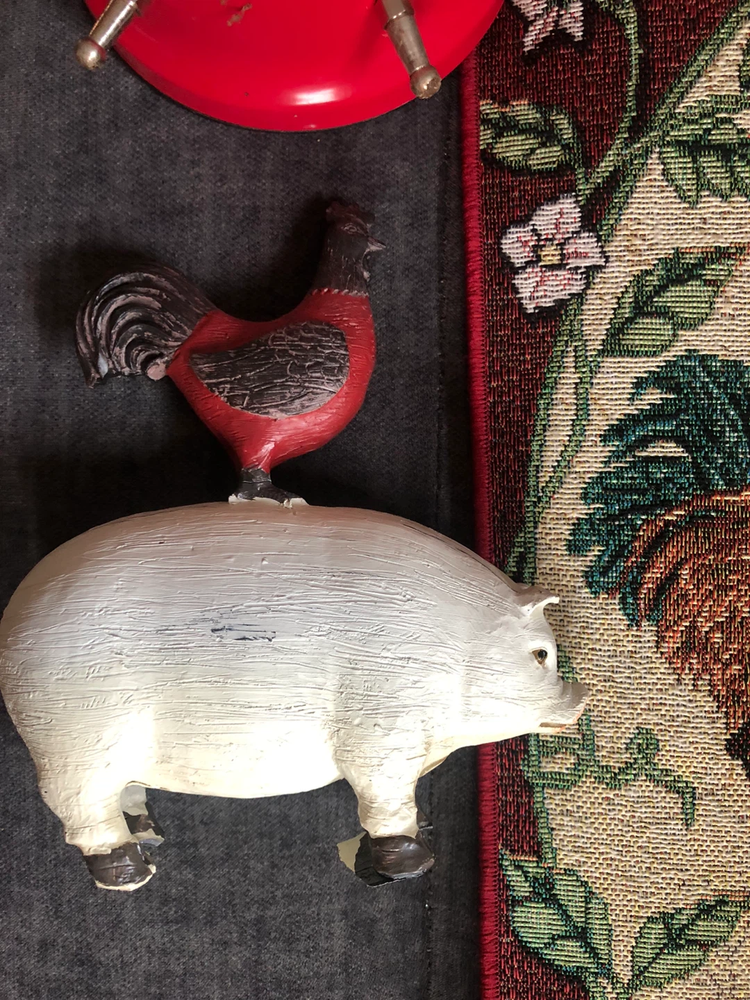 LOT: Farmhouse Style Rooster & Pig Figurines etc - photo 3