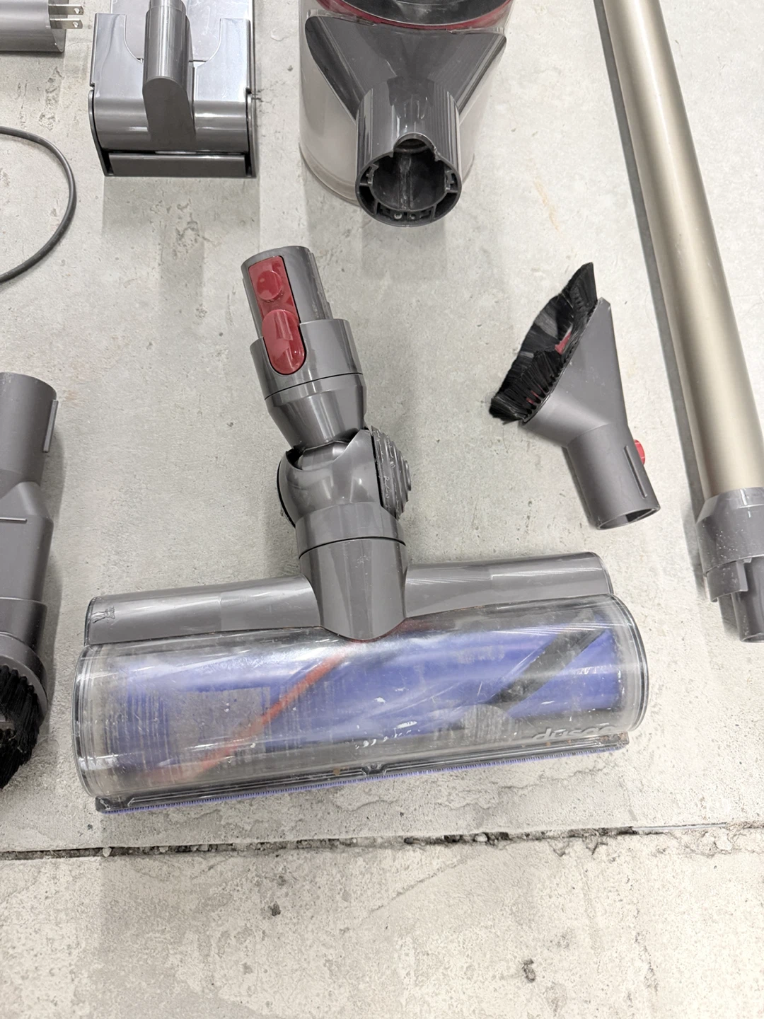 Dyson V8 Animal Vacuum + All Attachments – For Parts or Repair - photo 4