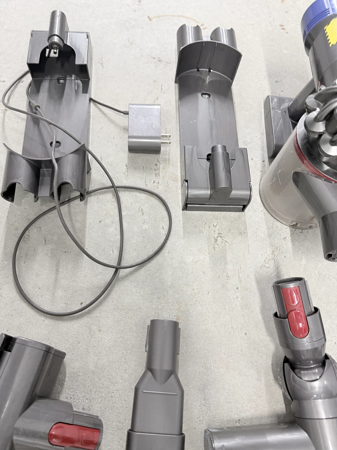 Dyson V8 Animal Vacuum + All Attachments – For Parts or Repair - photo 5