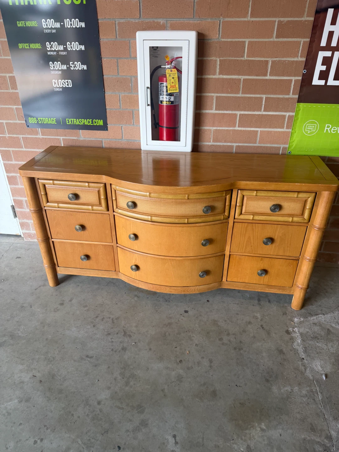 9 drawers Dresser - photo 4