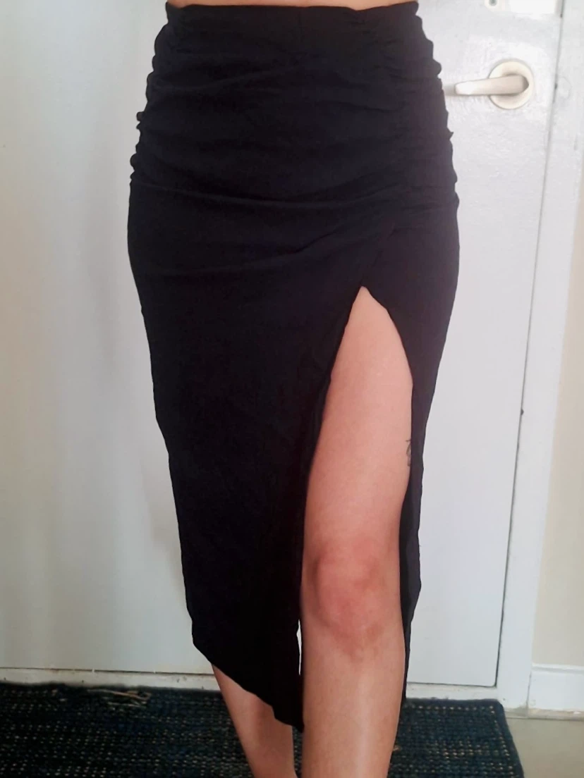 Black Zara skirt with a slit