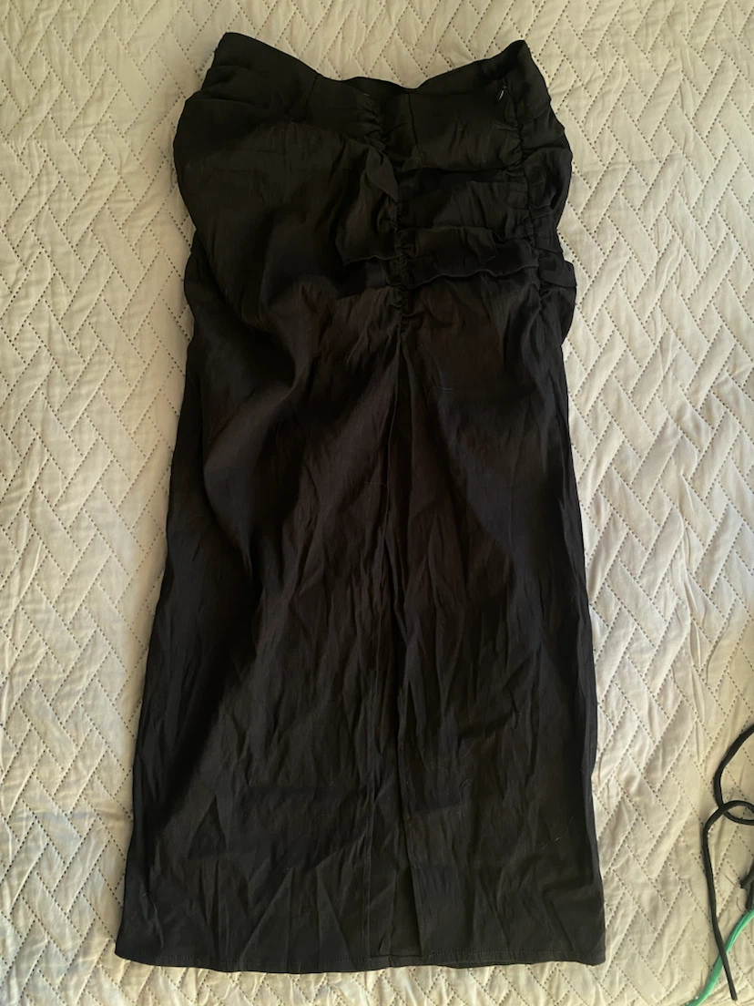 Black Zara skirt with a slit - photo 2