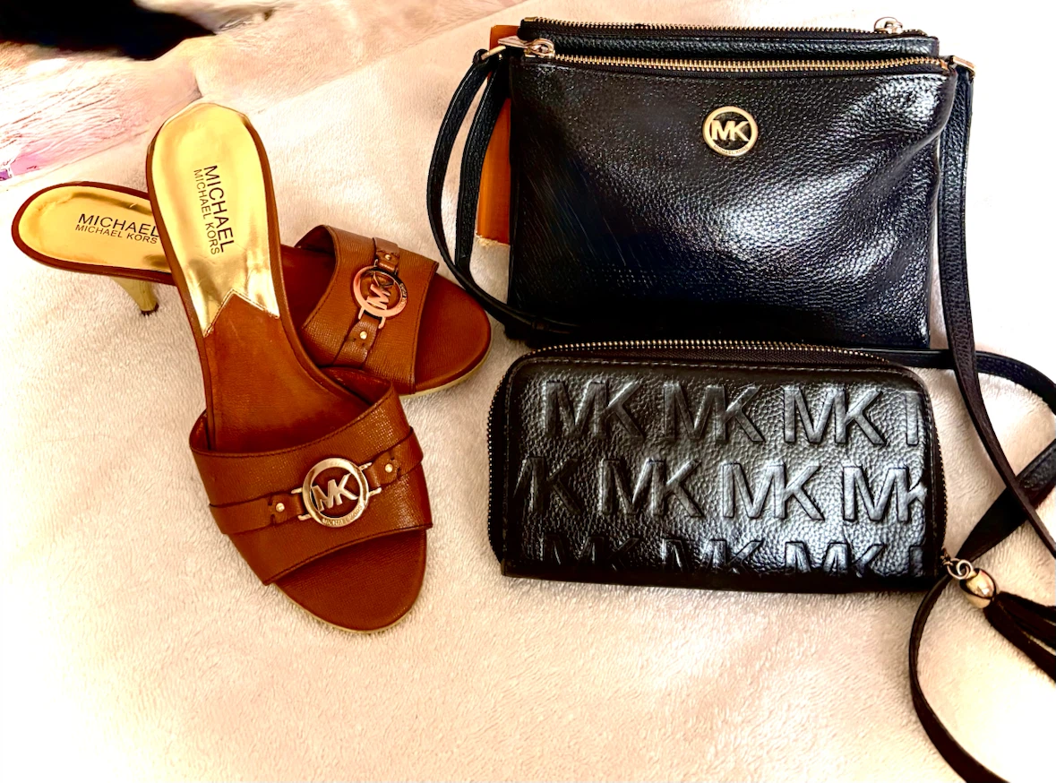 Michael Kors Black Leather Wallet & Brown Heels Set