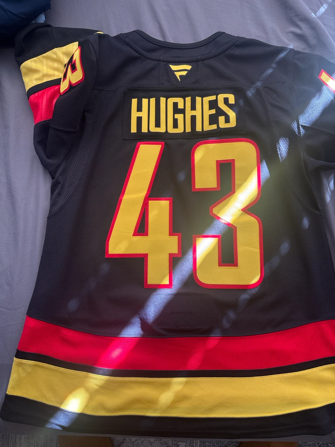 Vancouver Canucks Hughes 43 Hockey Jersey - photo 2