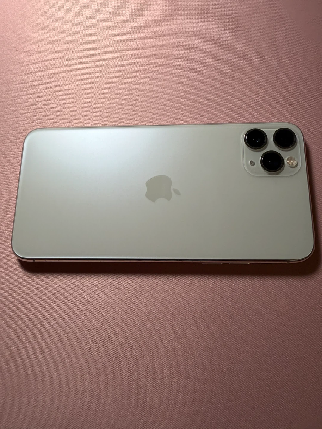Apple iPhone 11 Pro Max - photo 2