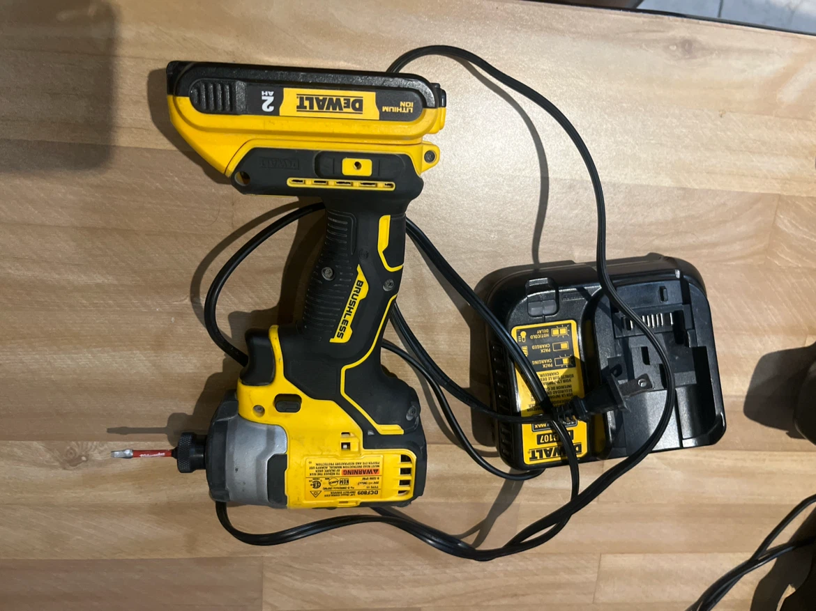 DeWalt Impact Driver with 2Ah Battery and Charger