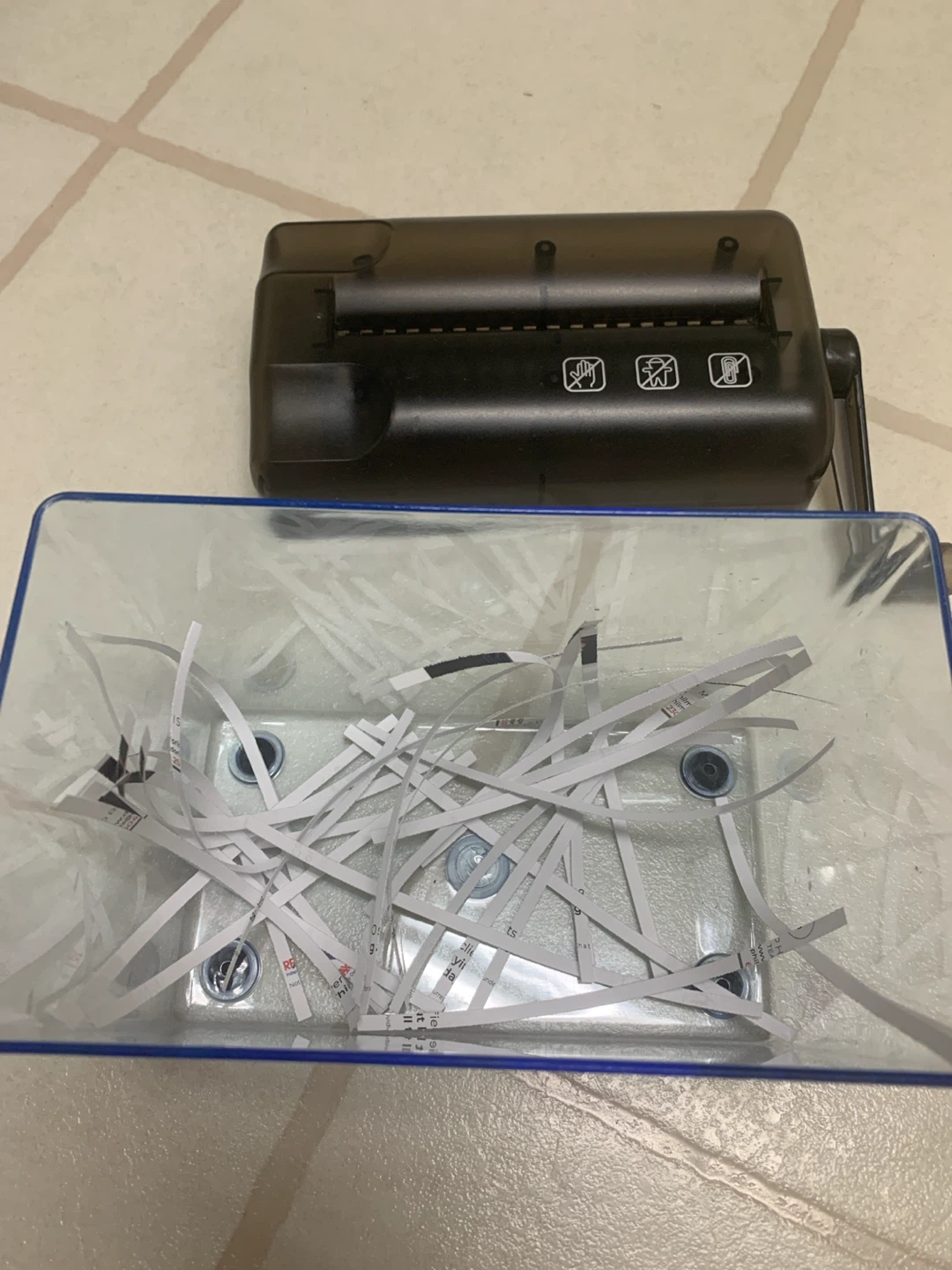 Manual Paper Shredder with Bin - photo 4