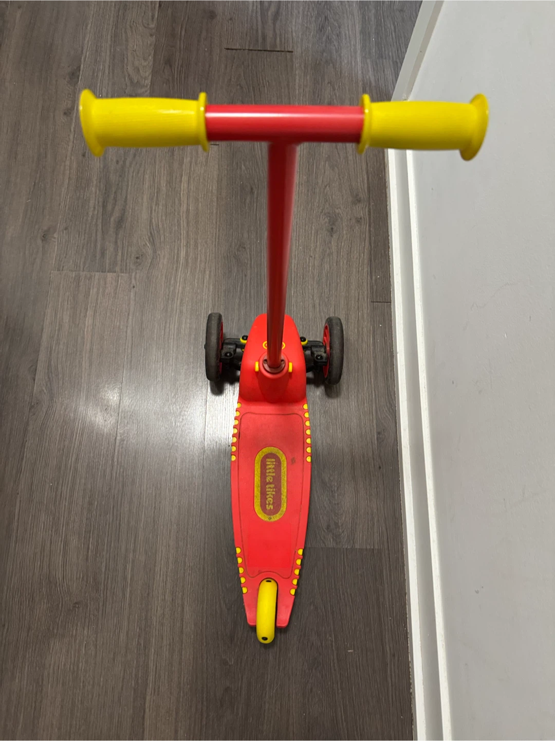 🛴 Little Tikes 3-Wheel Scooter – Excellent Condition! - photo 3