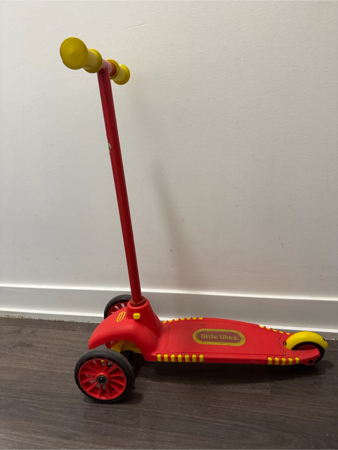 🛴 Little Tikes 3-Wheel Scooter – Excellent Condition! - photo 4