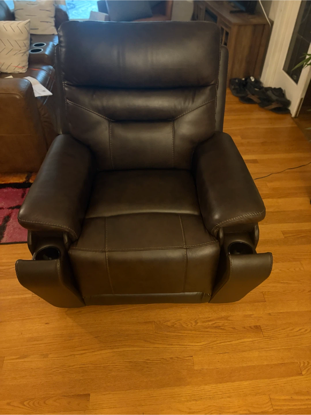 New leather duel motor power recliner - photo 3