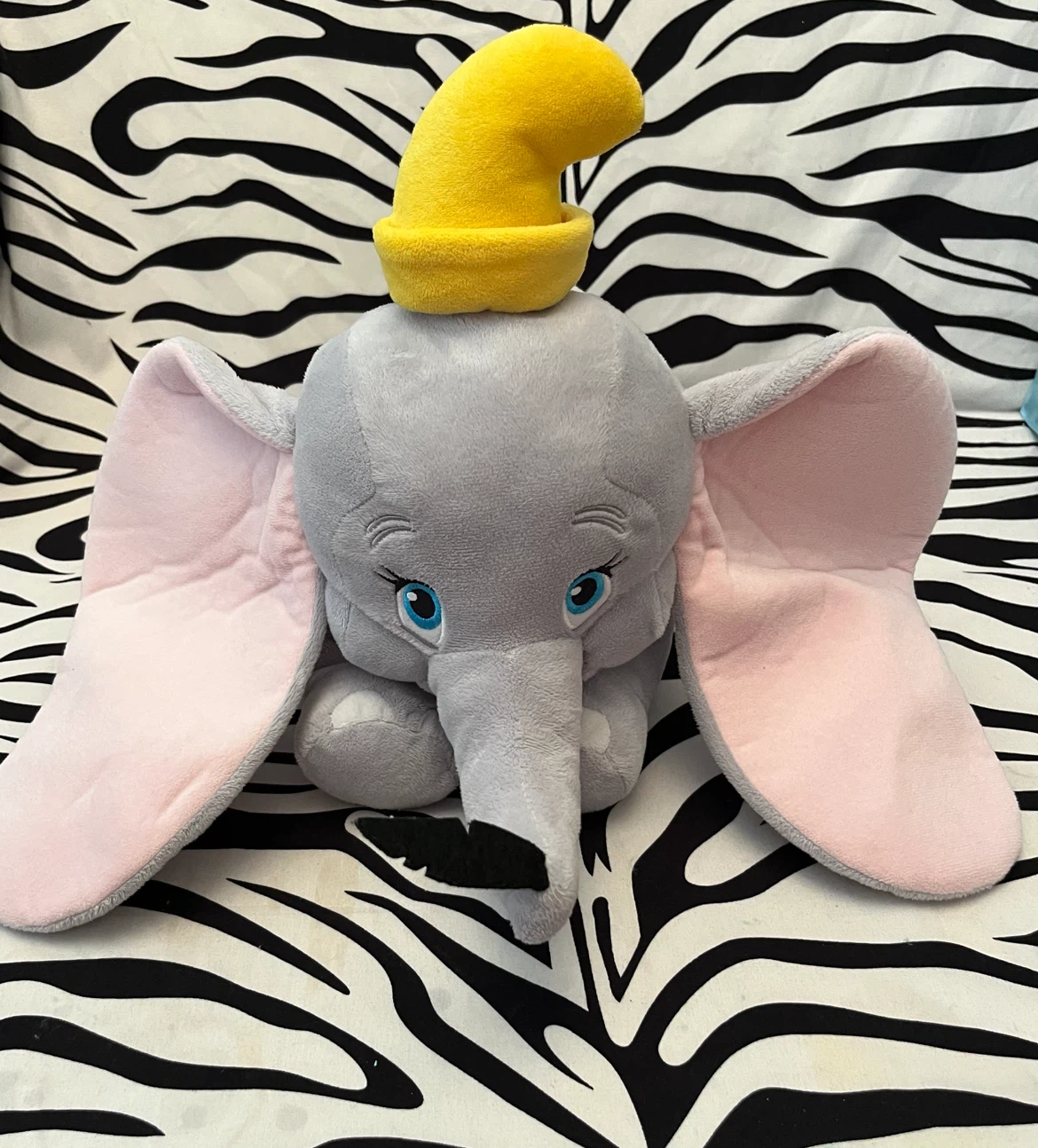 ♥️ Disney Store Official Dumbo Plush Toy ♥️ - photo 2