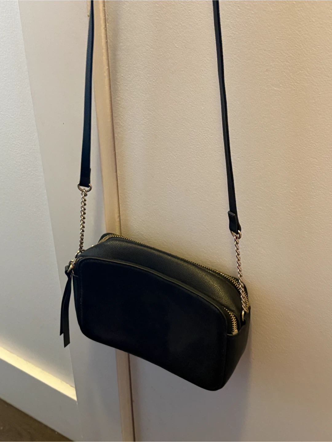 H&M Black crossbody bag with strap