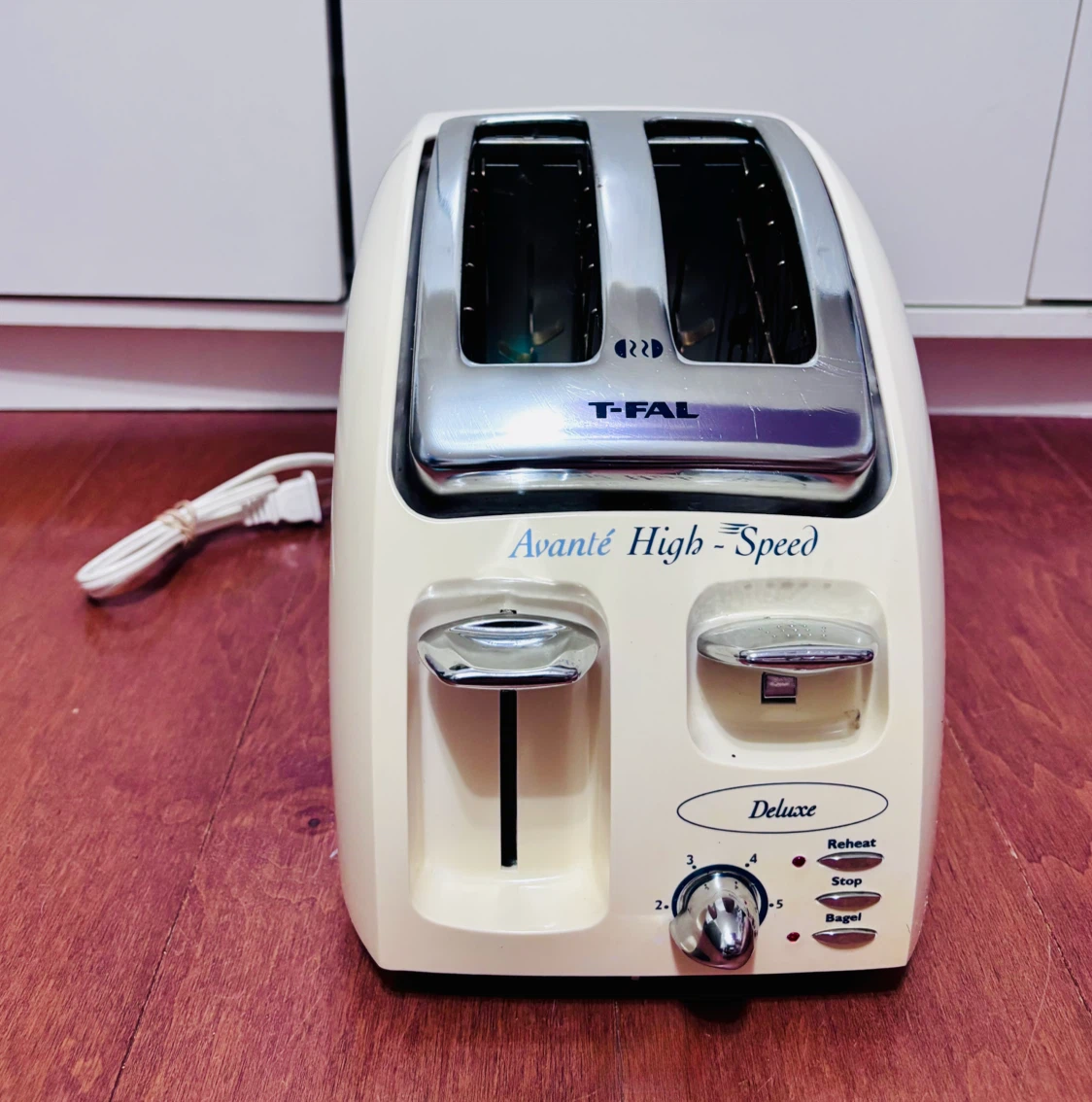 T-Fal Avanté High-Speed Deluxe 2-Slice Toaster - photo 2