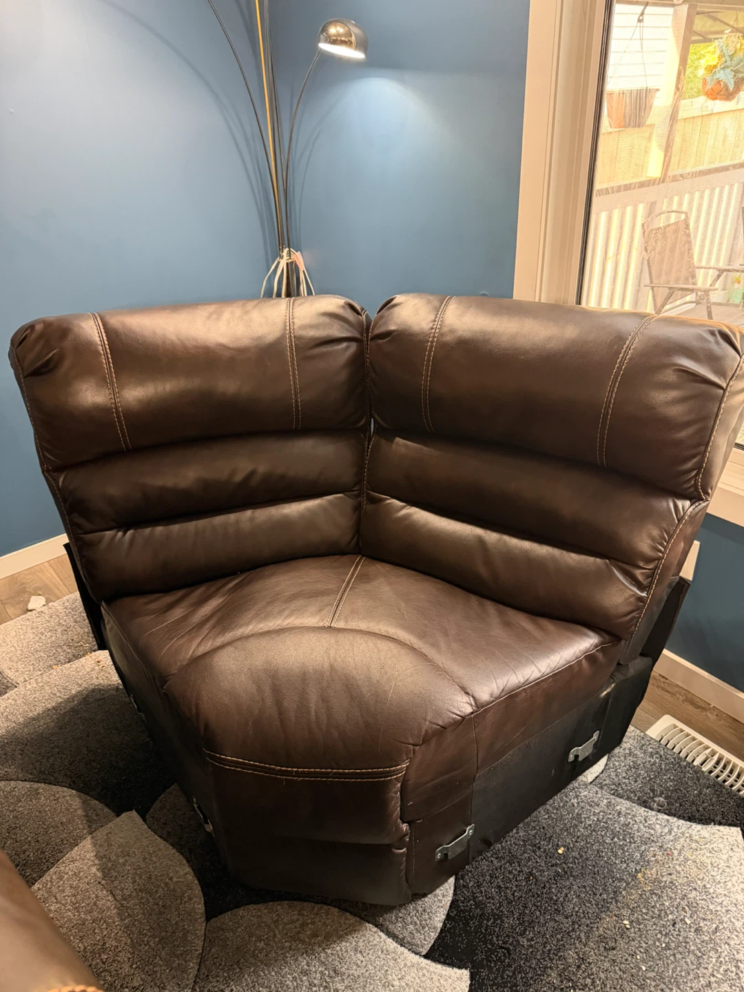 Moving Sale✨Brown Leather Sectional Recliner Sofa - photo 3