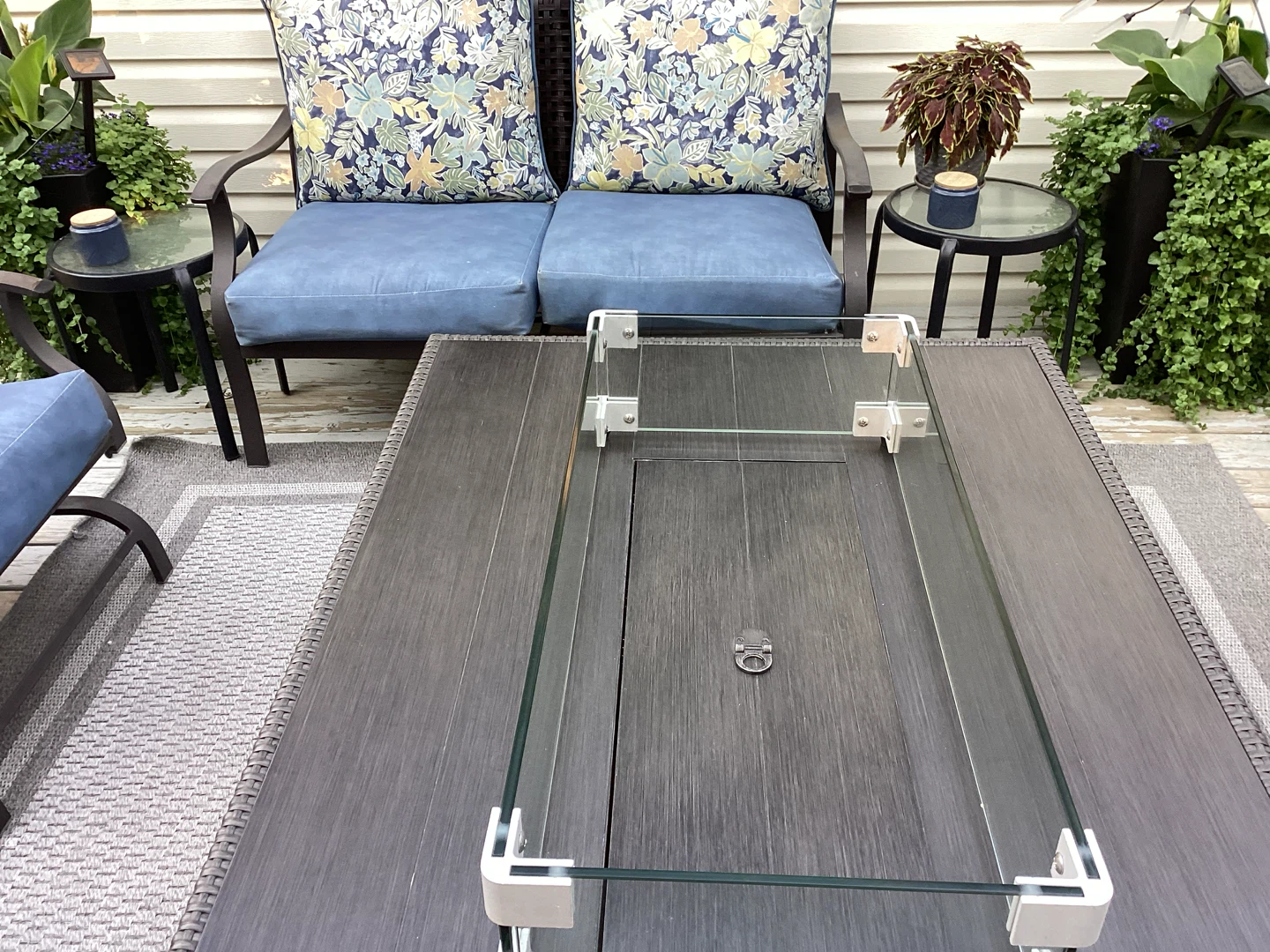 Patio Chairs with Floral Cushions - photo 2