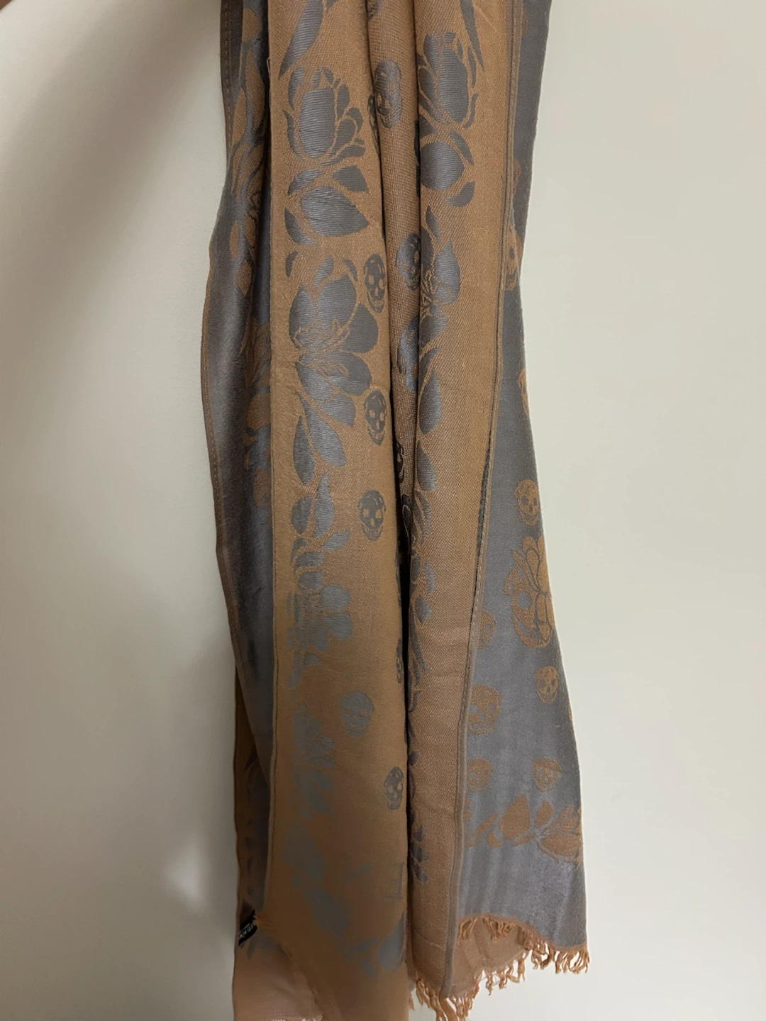 Alexander McQueen Skull & Flower Scarf - photo 2