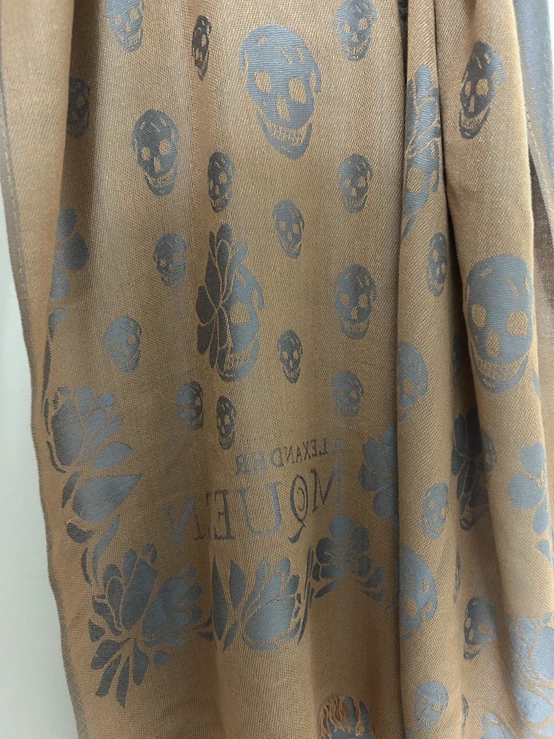 Alexander McQueen Skull & Flower Scarf - photo 4