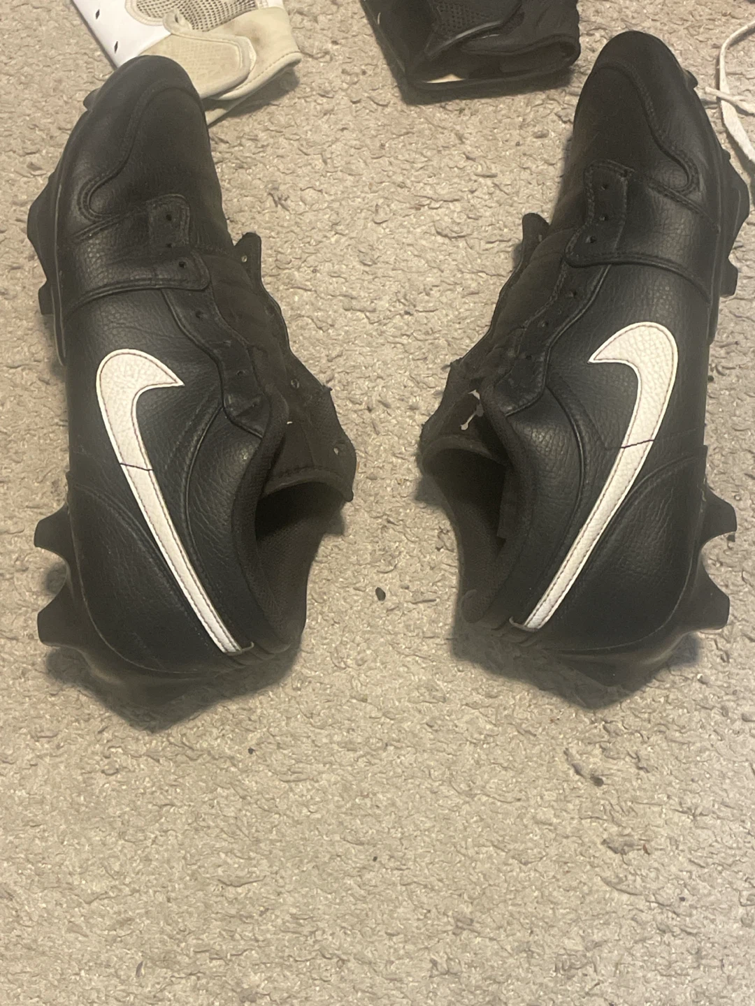 Nike Football Cleats and Gloves Set - photo 2