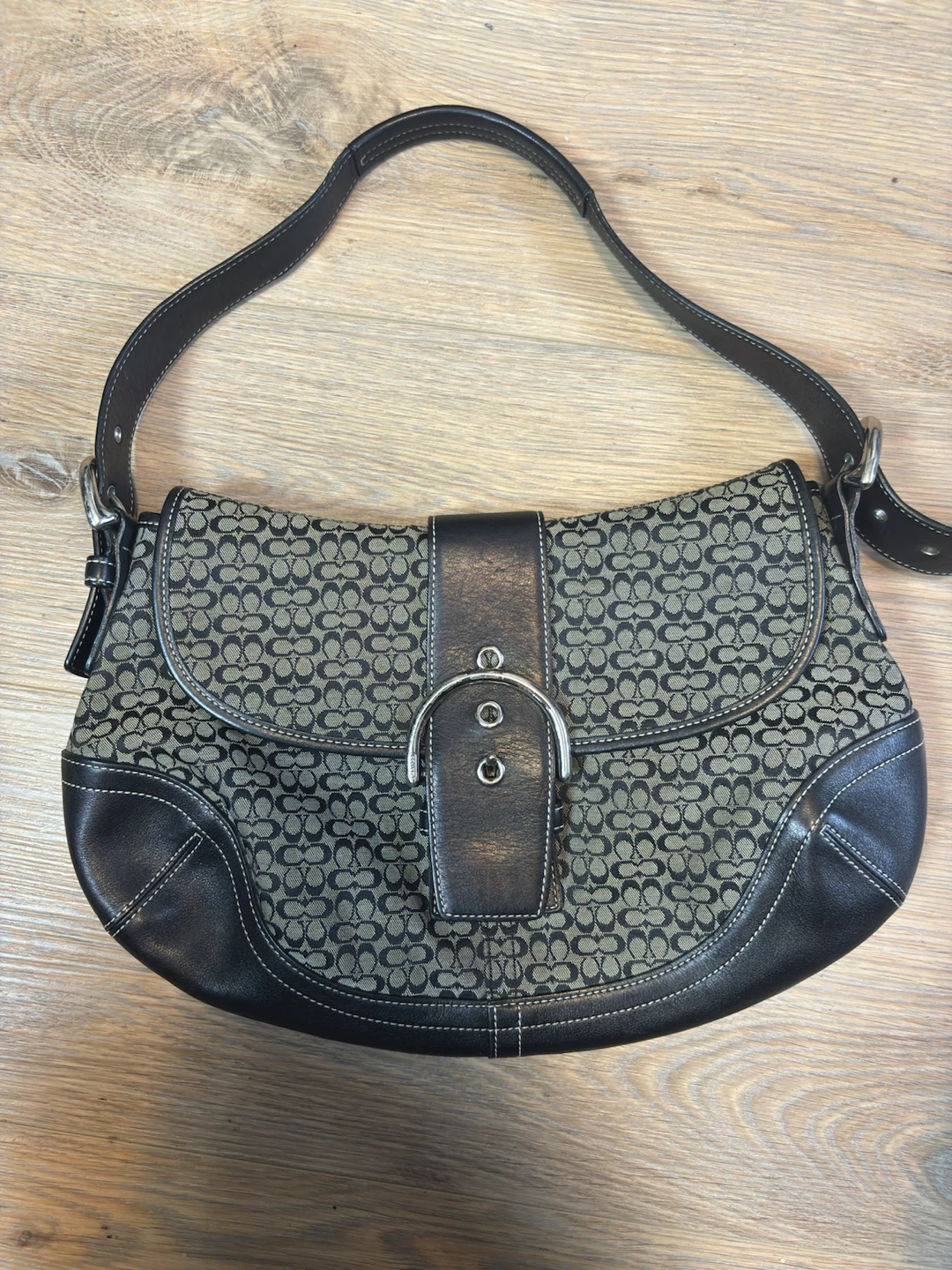 Coach Signature Shoulder Bag