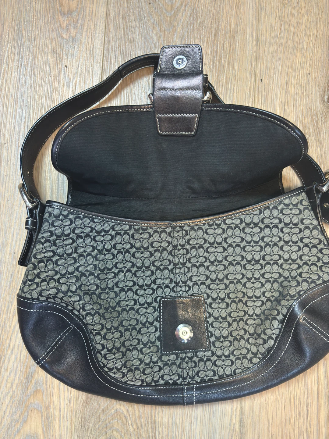 Coach Signature Shoulder Bag - photo 4