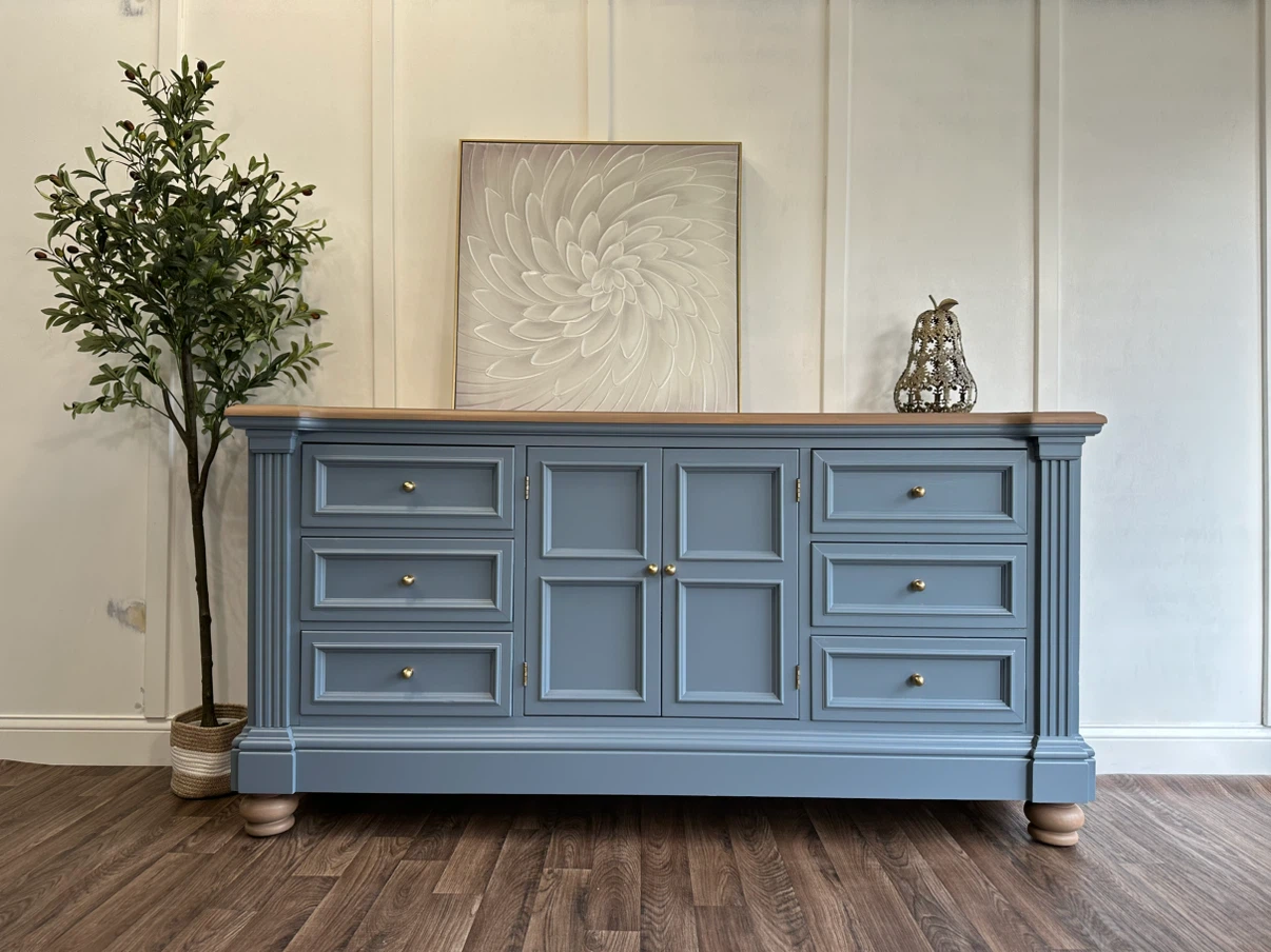 Stunning 3-Piece Dresser Set - photo 3