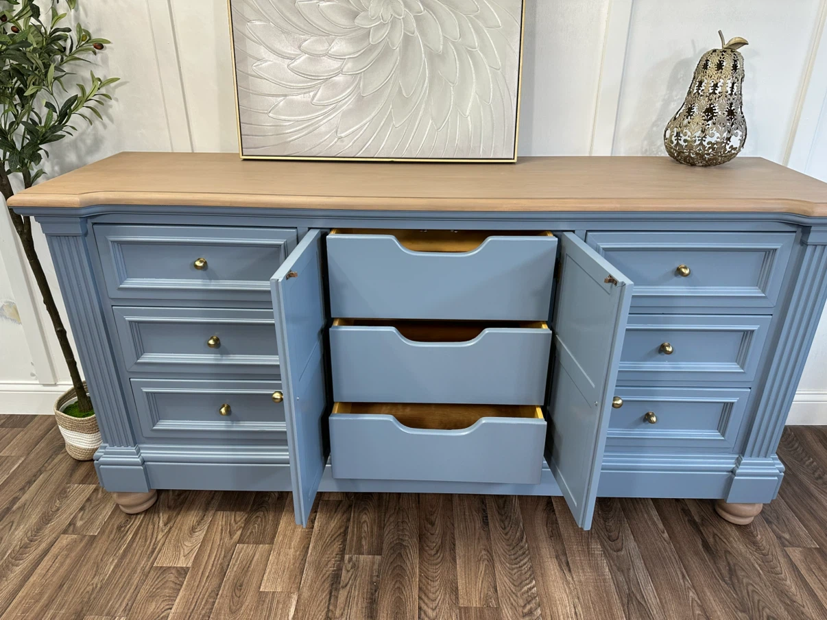 Stunning 3-Piece Dresser Set - photo 4