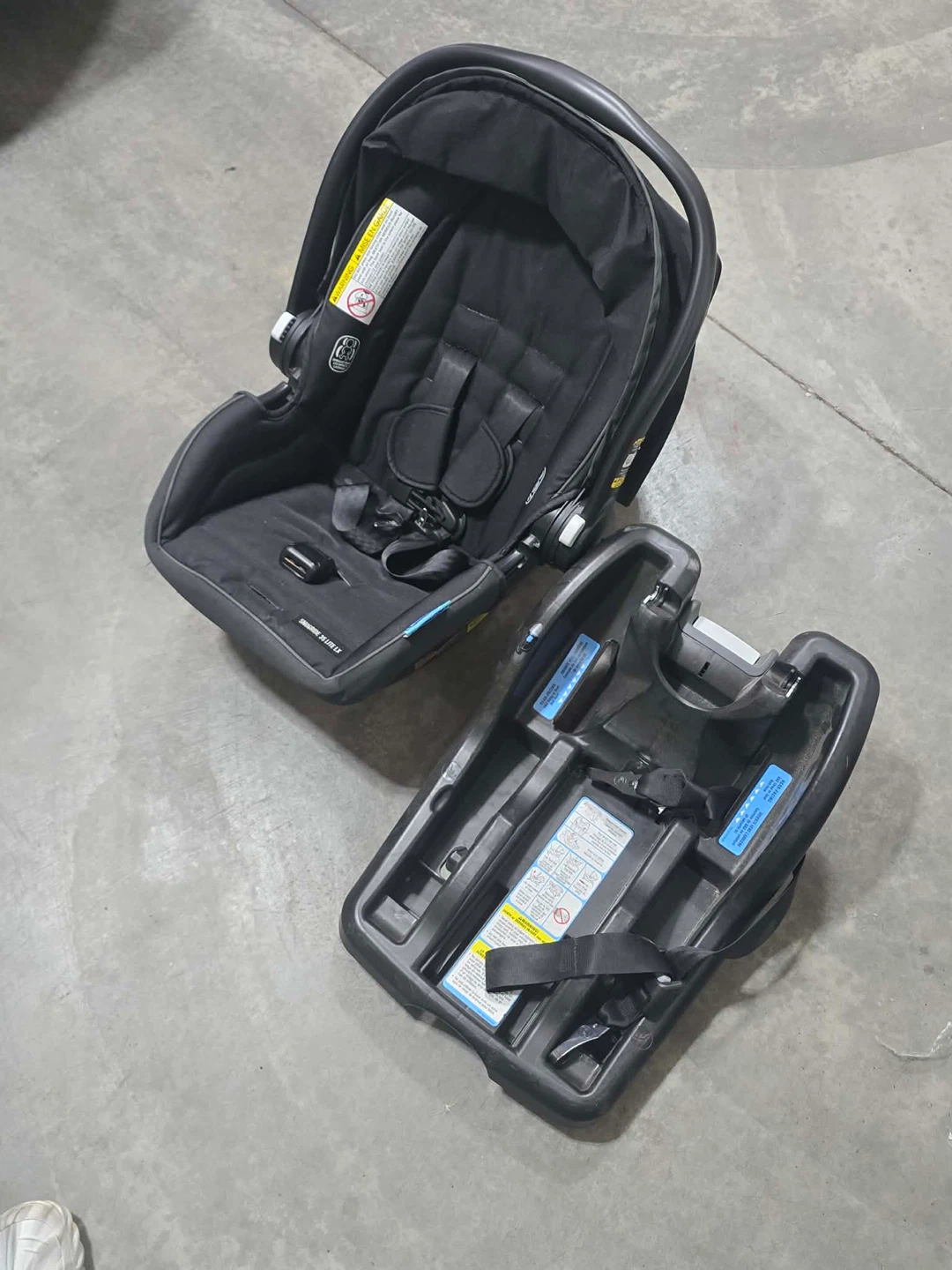 Graco car infant car seat with base