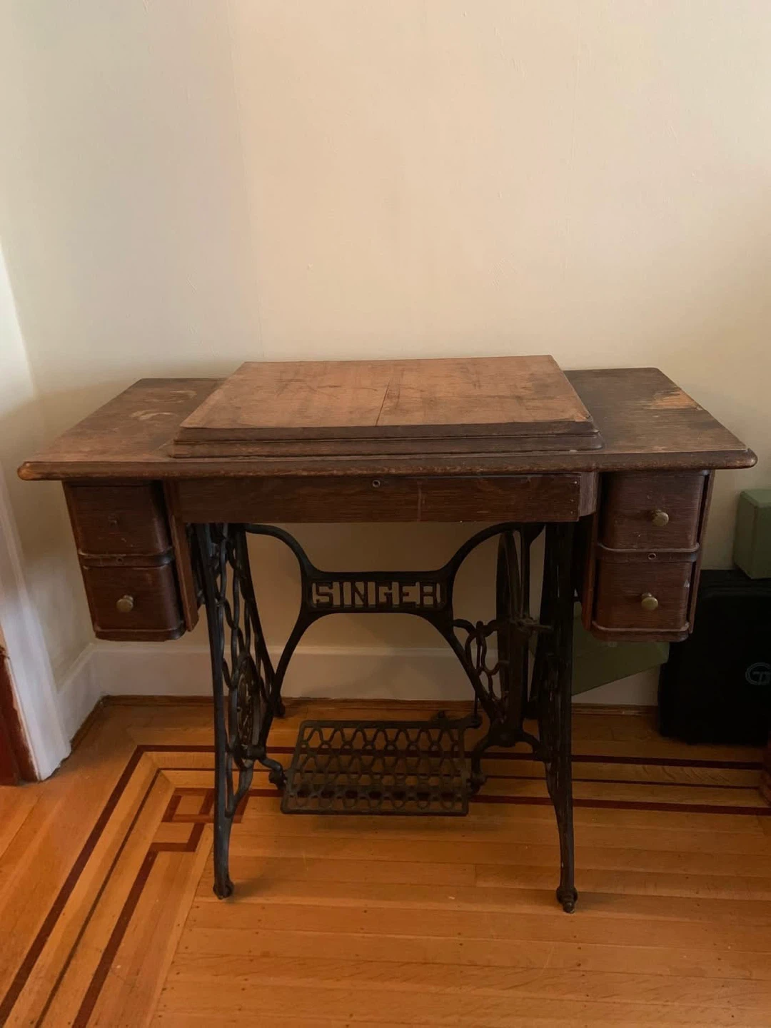 Vintage Singer Sewing Machine Table with Drawers