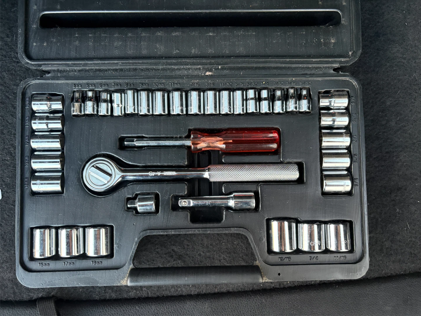 100-Piece Socket Wrench Tool Set - photo 2