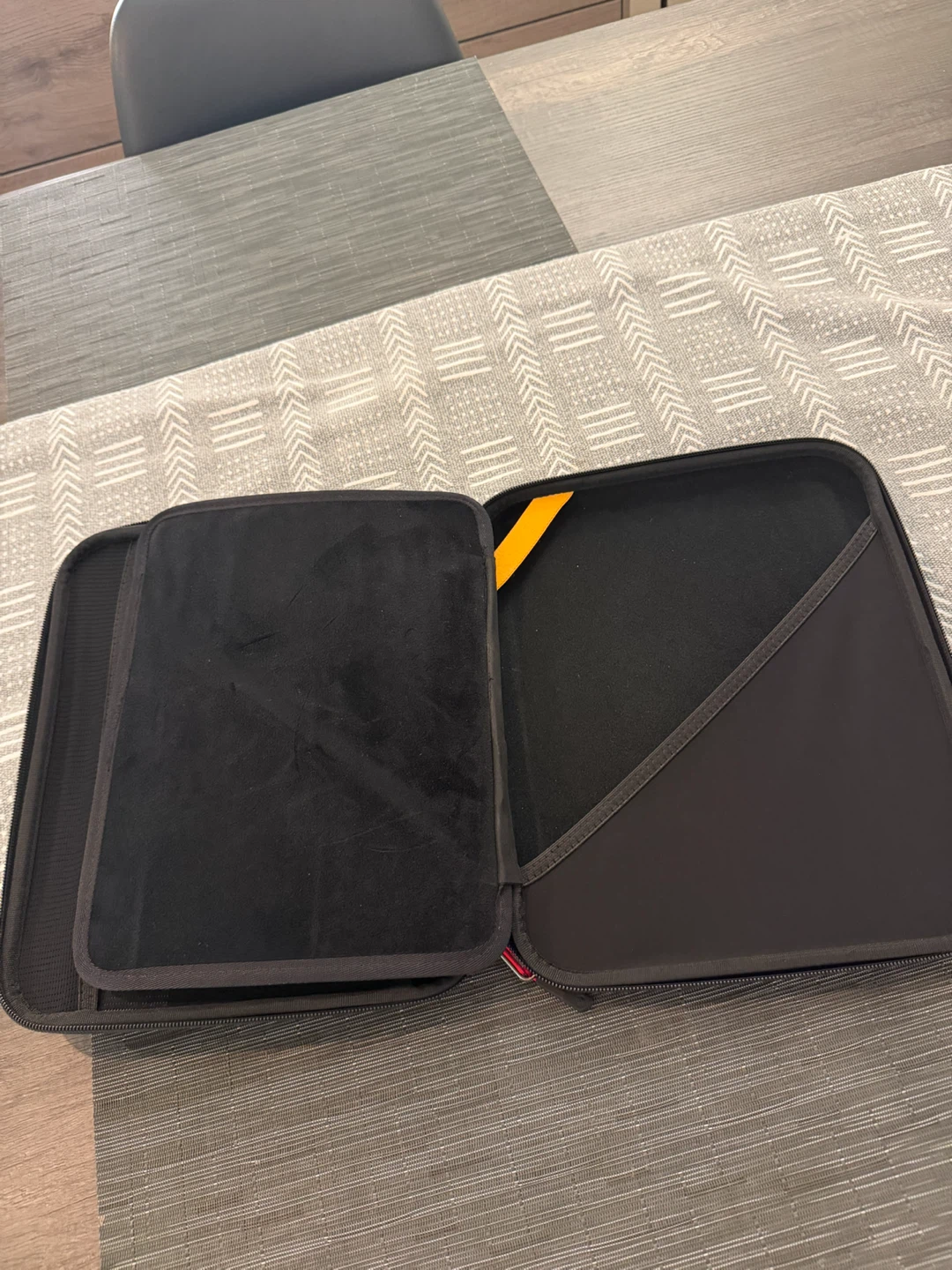 Tomtoc Laptop Sleeve Case with Organizer (Ipad Pro 12.9) - photo 2