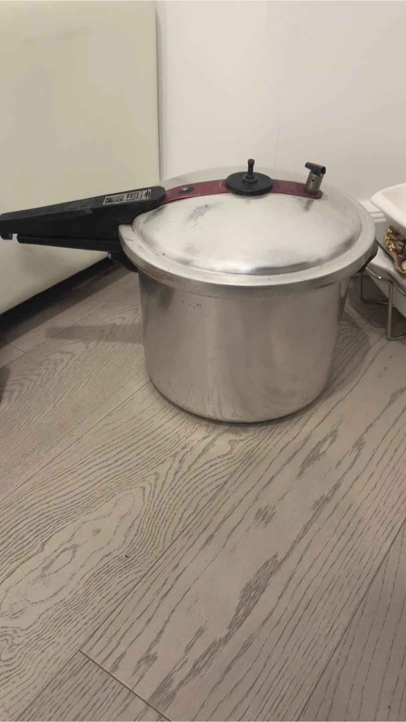 Pressure Cooker - photo 2