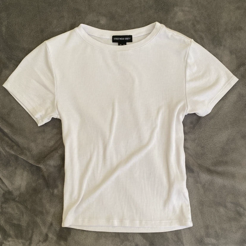 Streetwear Society White Ribbed T-Shirt - Size M