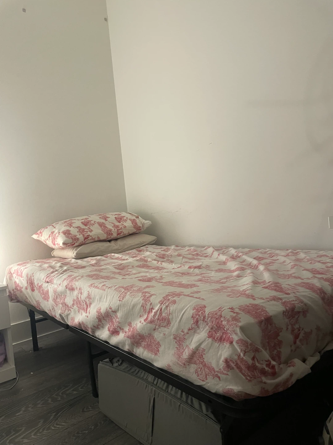 IKEA VESTERÖY Twin Mattress & Pad