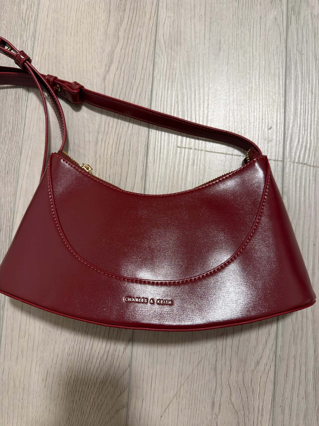 Charles & Keith Burgundy Shoulder Bag - photo 3