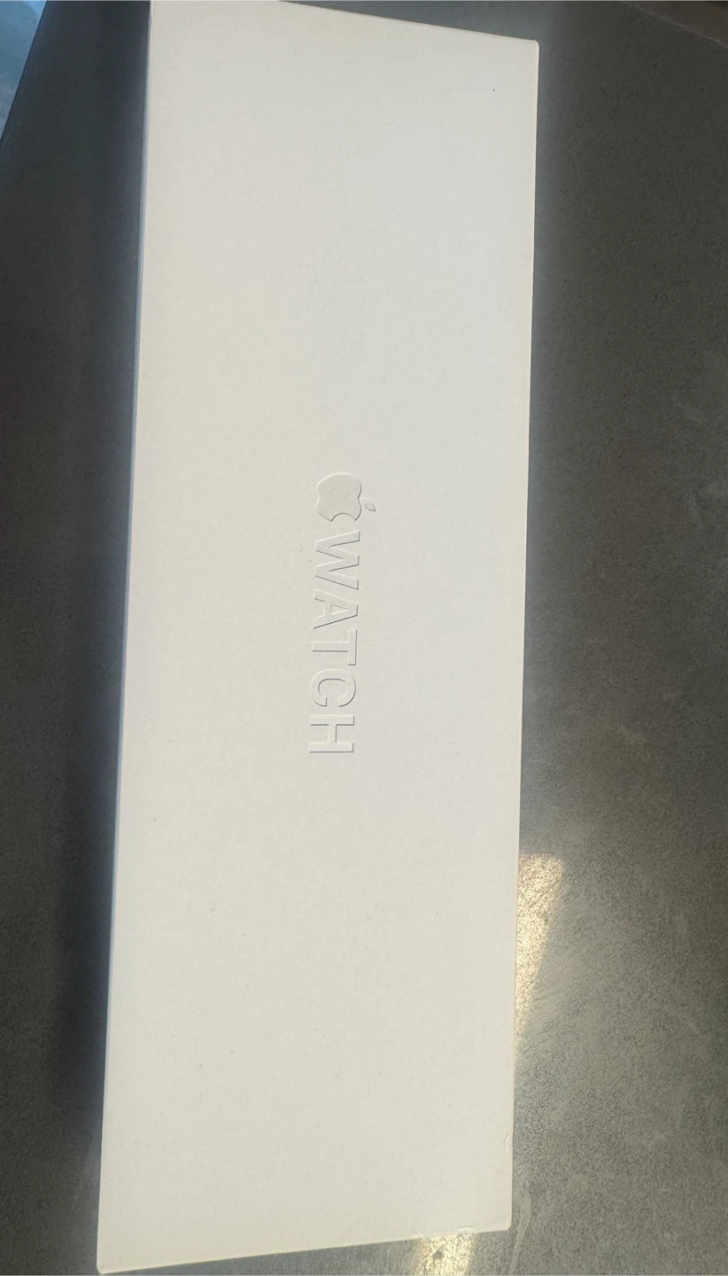 Brand New Sealed Apple Watch Series 11 42mm Rose Gold GPS - photo 2