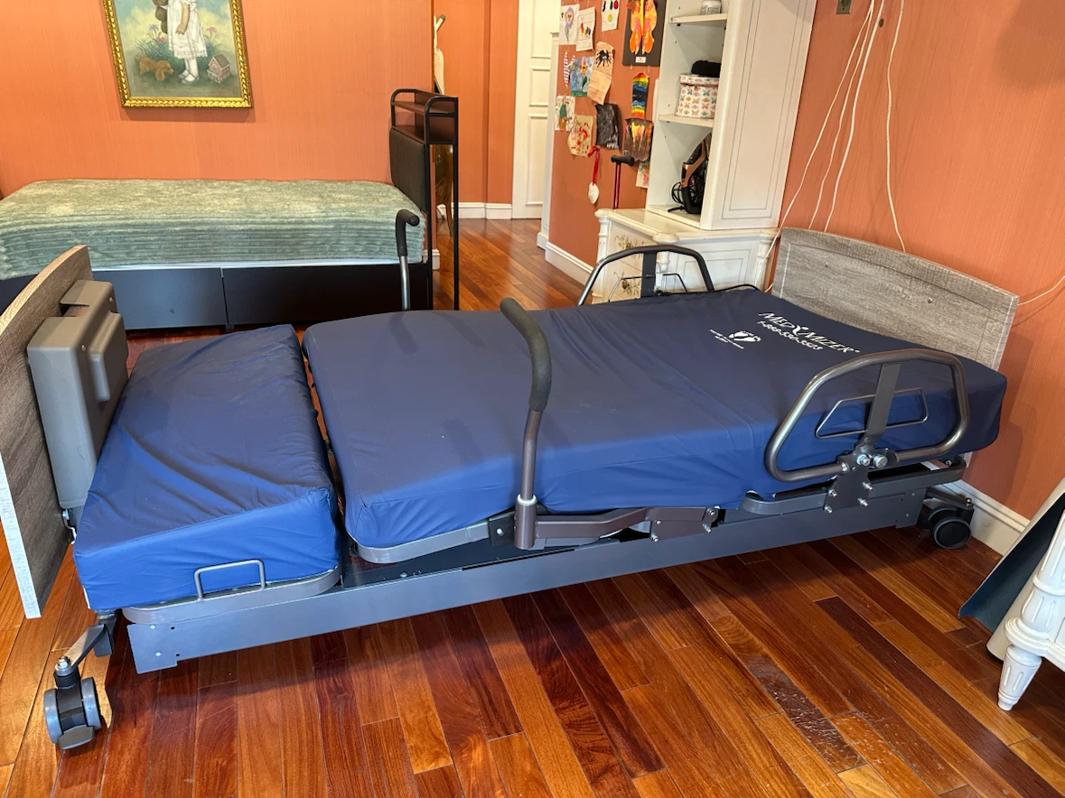 Med-Mizer Hospital Bed - photo 2