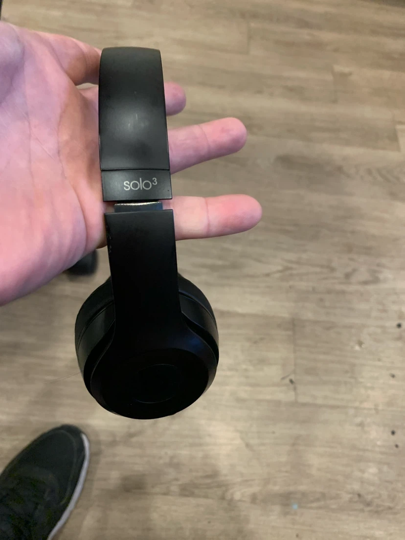 Beats Solo3 Wireless On-Ear Headphones - Black