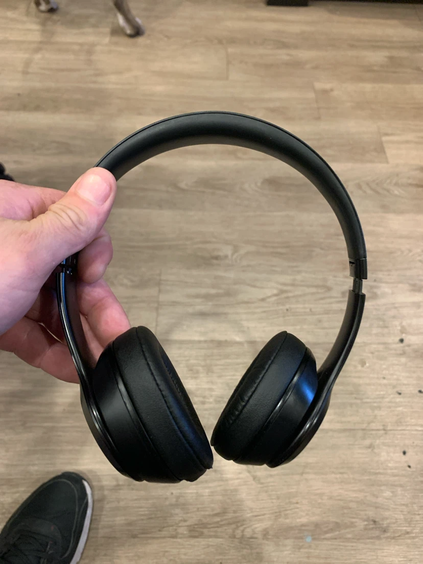 Beats Solo3 Wireless On-Ear Headphones - Black - photo 2