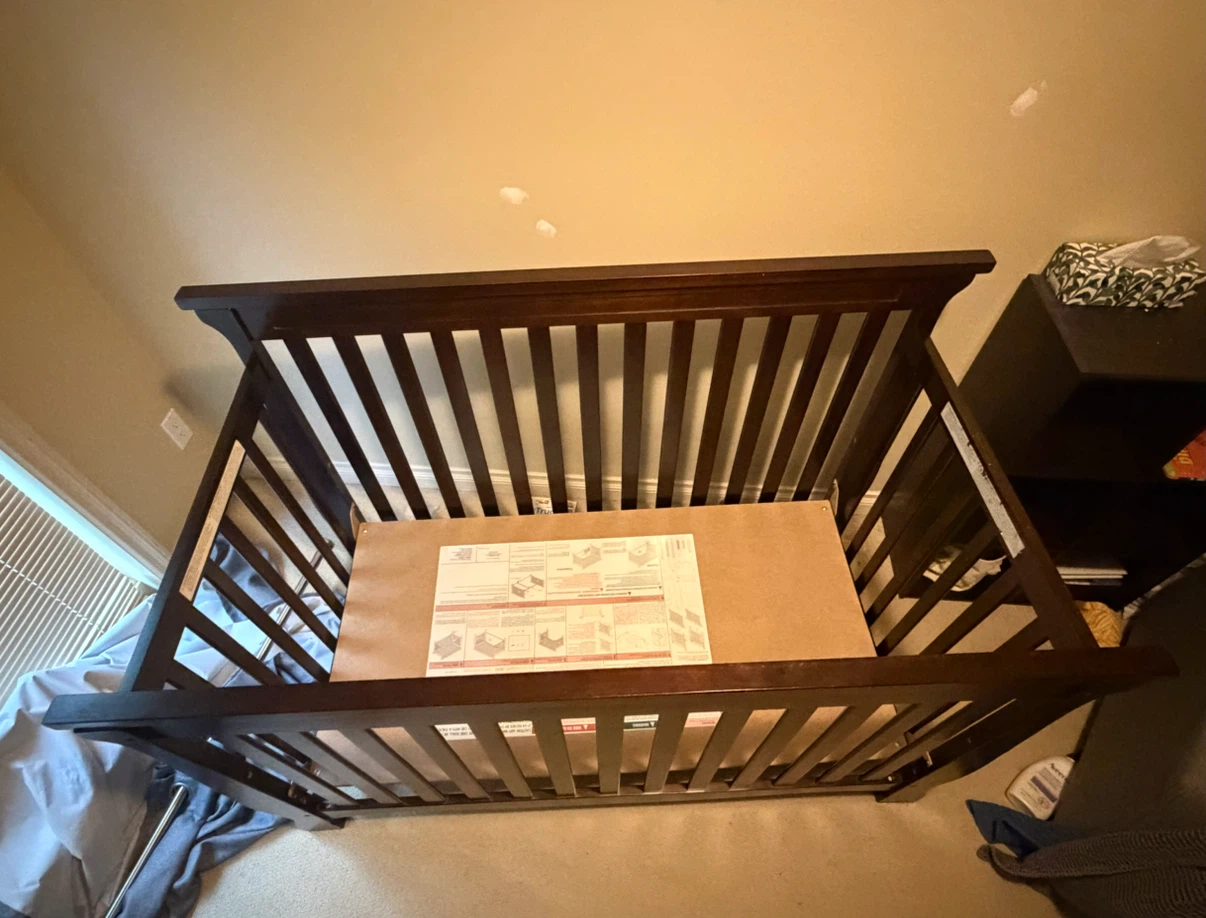 Dark Wood Convertible Crib - photo 3