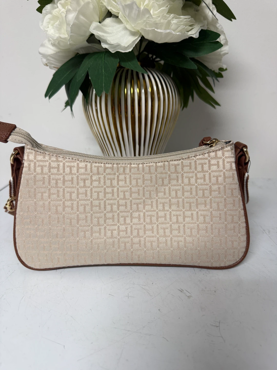 Tommy Hilfiger Monogram Shoulder Bag - photo 2