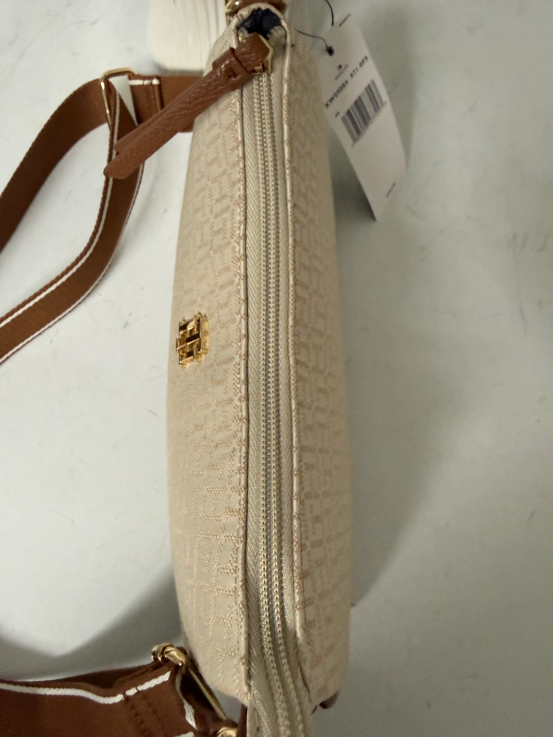 Tommy Hilfiger Monogram Shoulder Bag - photo 4