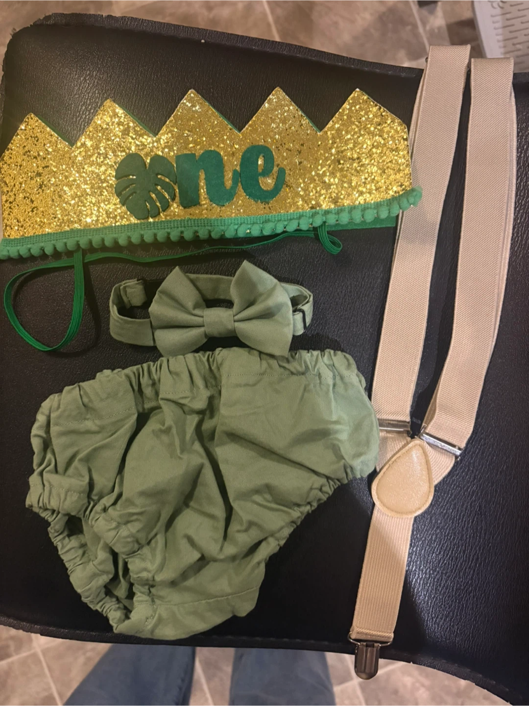 Wild One Birthday Party Supplies & Outfit - photo 5